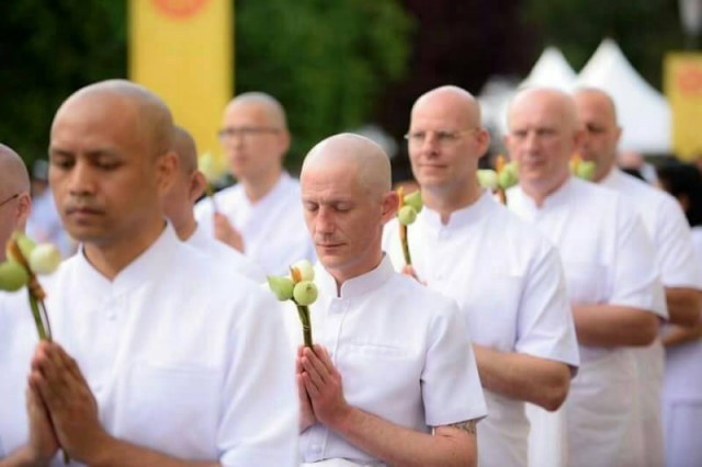 ความรู้สึกสุดแสนปลื้ม!! พระภิกษุ  André Starzoch  ชาวเยอรมัน  ที่ได้บวชครั้งที่ 3 แล้ว