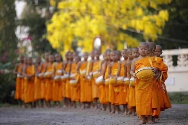 ส.ณ.ศูนย์ฯพลเอกอาทิตย์ -พรสรร กำลังเอก เดินธุดงค์ พัฒนาวัด
