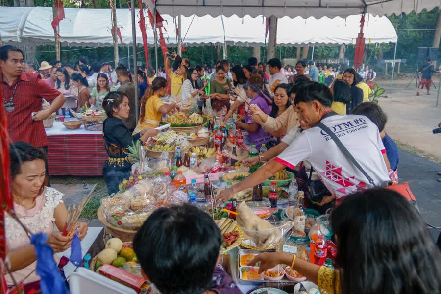 มรภ.สุรินทร์  จัดงานประเพณีแซนโฎนตา ทำบุญอุทิศแด่บรรพบุรุษ ประจำปี 62