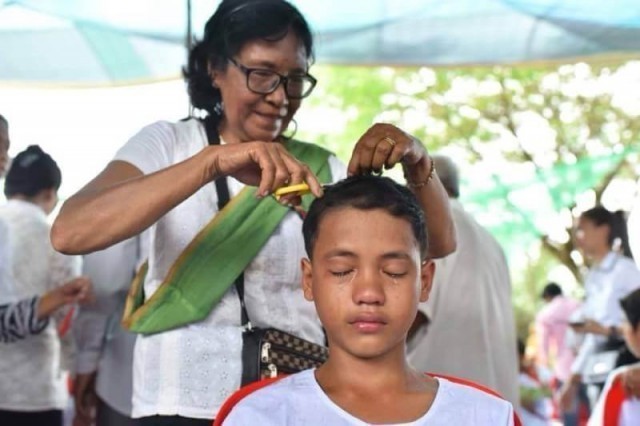 กัมพูชา จัดพิธีบรรพชาเยาวชนกว่า 1,000 รูป เพื่อฟื้นฟูพระพุทธศาสนา