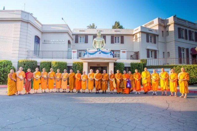 พระมหาเถระจากไทยเยี่ยมเยียน วัดพระธรรมกายแคลิฟอร์เนีย วันเสาร์ ที่ ๒๗ พฤษภาคม ๒๕๖๐