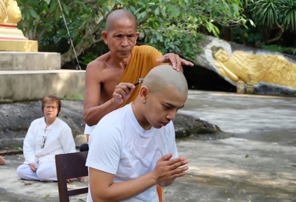 เก่ง วงเฟลม น้อมรำลึกถึงพระมหากรุณาธิคุณลาอุปสมบท