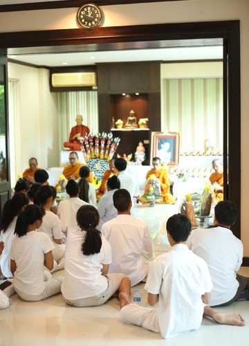 ดาราสาว "นุ้ย เกศริน" นำทีมดาราจิตอาสา ร่วมทำความดีถวายในหลวงรัชกาลที่๙
