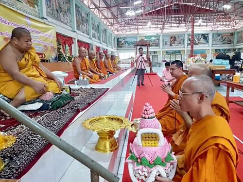 มจร.หนองคาย และญาติโยม ผู้มีจิตศรัทธา ร่วมกันทำบุญถวายเทียน 9 วัด