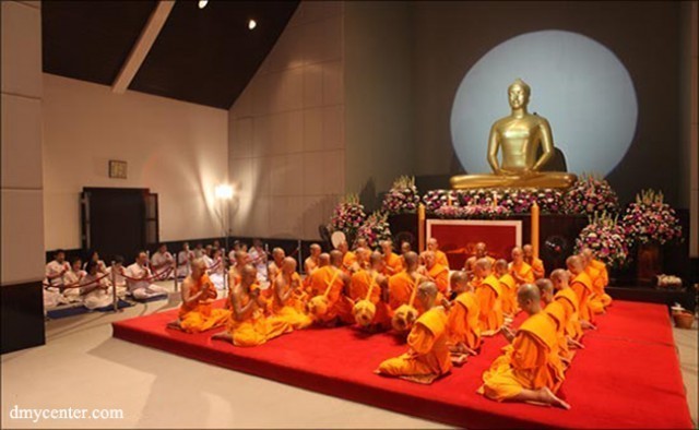 "อุโบสถ,โบสถ์"เป็นที่ประทับของพระพุทธเจ้า..สถานที่พระเจ้าแผ่นดินพระราชทานให้พระสงฆ์เป็นการเฉพาะ