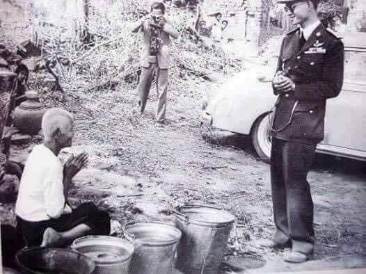 "ขอนํ้าฝนในถังสักแก้ว"