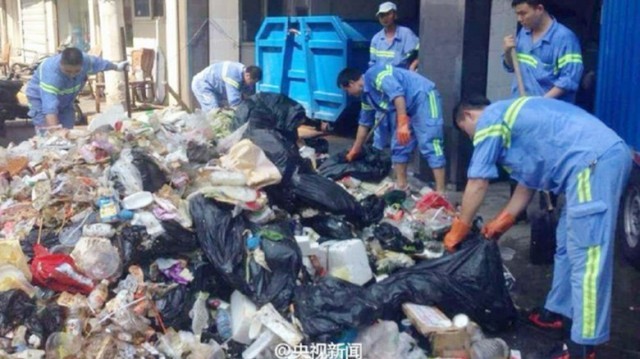 ว้าวหล่อได้ใจสาว!!!“คนเก็บขยะ”หัวใจหล่อ