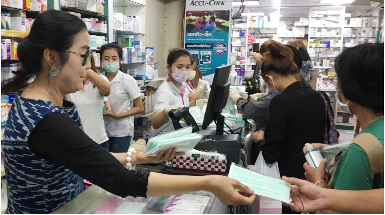โซเชียลชื่นชม "ร้านขายยา" ไม่ขาย "หน้ากากอนามัย" แต่แจกฟรี