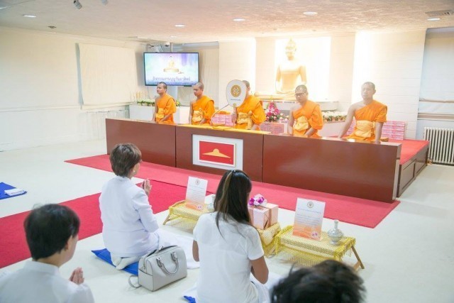 คณะสงฆ์และชาวพุทธต่างประเทศร่วมบำเพ็ญกุศลและปล่อยปลา ณ BURK LAKE Park