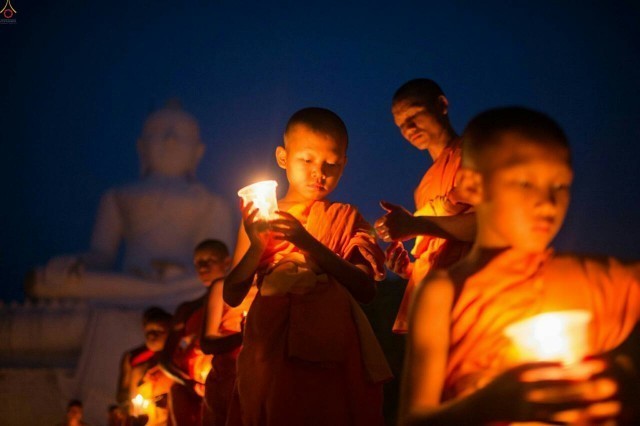 ส.ณ.ร่วมพิธีจุดประทีป ถวายเป็นพุทธบูชา วัดพระธาตุแม่เย็น อ.ปาย จ.แม่ฮ่องสอน