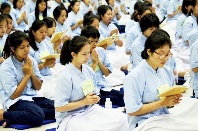 เจาะลึกพฤติกรรมเด็กวัดพระธรรมกาย ที่คุณอาจไม่รู้มาก่อน!!