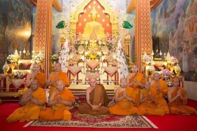 พระอาจารย์ชยสาโร พระฝรั่งศิษย์หลวงพ่อชา มอบอุปกรณ์ศึกษาและสร้างห้องปฏิบัติธรรมที่เมืองกุสินารา!!