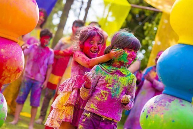 เทศกาลโฮลี (Holi Festival) เทศกาลแห่งสีสันที่อินเดีย