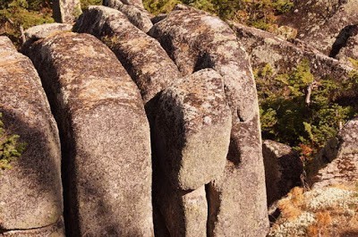 ศิลาหินลึกลับหนักกว่า 4,000 ตัน ที่ซ่อนอยู่ในหุบเขาในไซบีเรีย