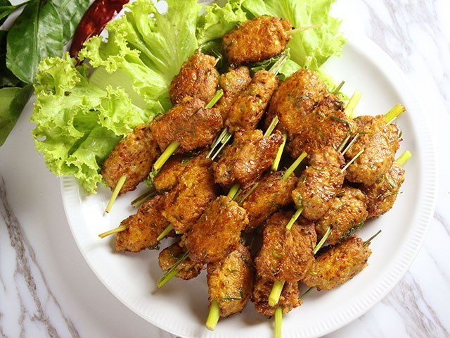 "ทอดมันไก่พันตะไคร้" เมนูเด็ดรสแซ่บหอมเครื่องพริกแกง