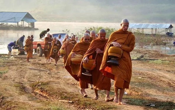 สนั่นโลก !! พระอาจารย์สิริปันโน ลูกเศรษฐีมาเลย์ ทิ้งมรดก 2แสนล้าน บวชไม่สึก ที่เมืองกาญจน์