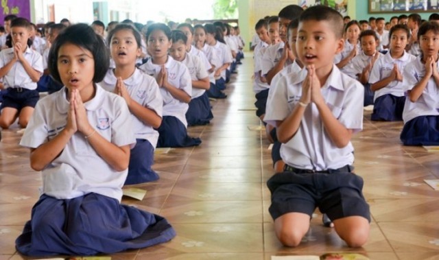 โรงเรียนอนุบาลพังงา..ทำดีเพื่อพ่อ สวดธัมมจักกัปปวัตตนสูตร