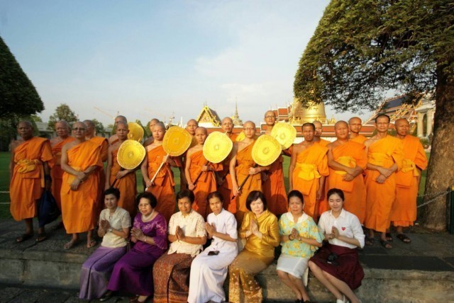 ๑๙ พ.ค. พิธีทรงตั้งเปรียญธรรม ๙ ประโยคและเปรียญธรรม ๖ ประโยค ณ วัดพระแก้ว