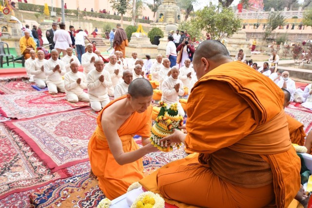 ภาพปลื้มๆ!!!จะบวชเป็นพระแท้..เพื่อพ่อแม่และพระพุทธศาสนา