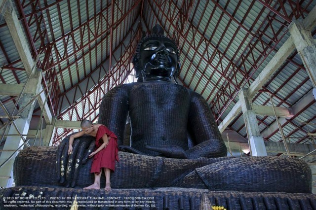 สุดตะลึ่ง!!!พระไม้ไผ่ที่มีขนาดใหญ่ที่สุดในโลก ไม่มีใครเหมือนและ ไม่เหมือนใคร