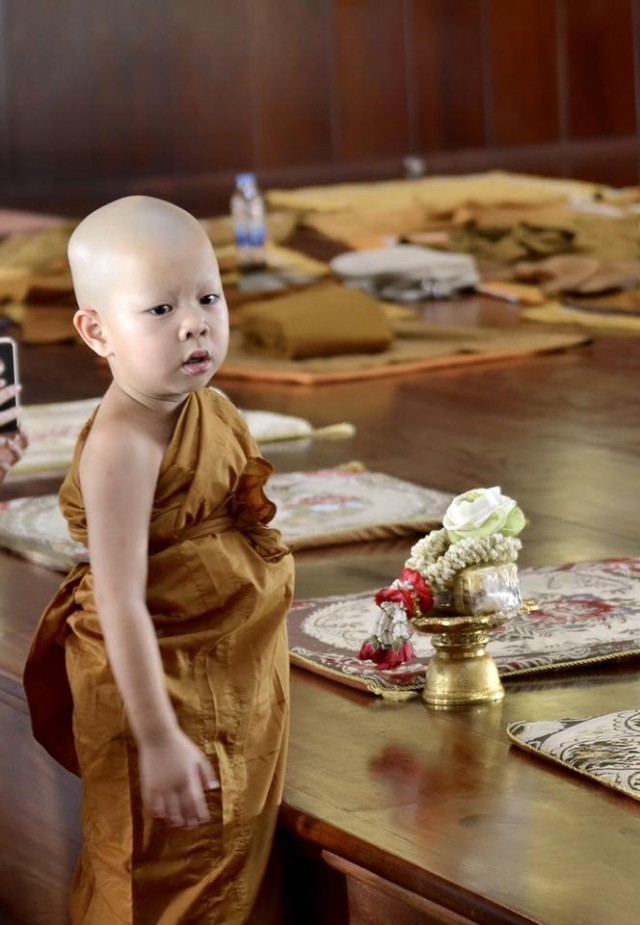 น่ารักน่าศรัทธา! สามเณร 'น้องกร วัดป่ามณีกาญจน์' บวชแล้ววานนี้