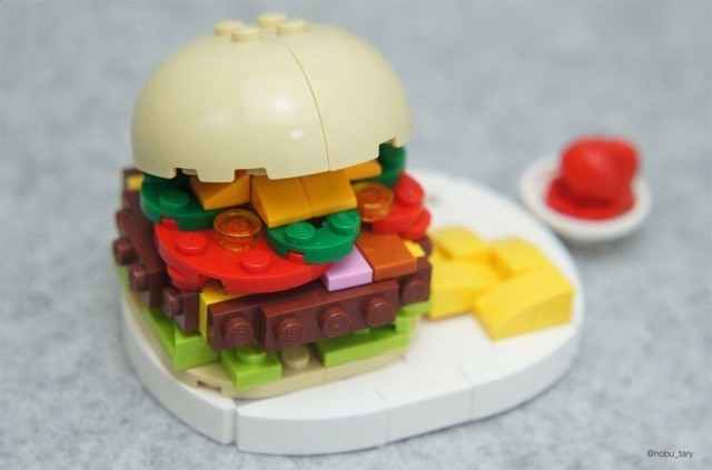 เจ๋งอ่ะ !!ชมผลงานนักต่อ Lego ชาวญี่ปุ่น สร้างสรรค์ตัวต่อให้เป็นรูปแบบ “อาหาร”!!