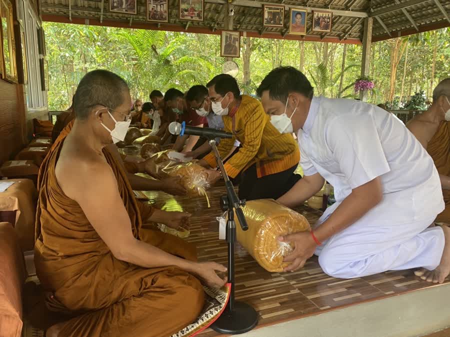 จังหวัดสุรินทร์ สรงน้ำหลวงพ่อหยกขาว และตอกเสาเข็มอุโบสถวัดป่าสมานมิตร