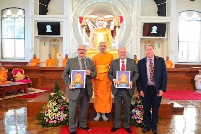 พิธีอัญเชิญองค์พระประธานเพื่อประดิษฐาน ณ อุโบสถ  วัดพุทธนิวคาสเซิล ประเทศอังกฤษ