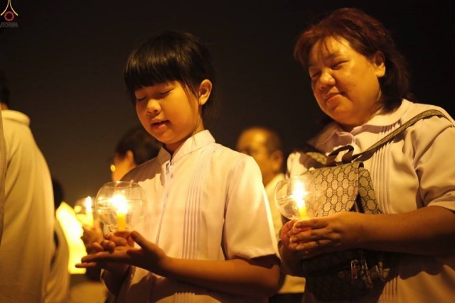 ประมวลภาพพิธีเวียนประทักษิณและปลูกต้นเบญจทรัพย์ เพื่อถวายเป็นพุทธบูชาในวันลอยกระทง