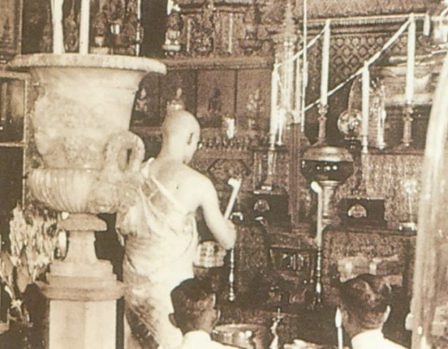 ย้อนประวัติศาสตร์พระบาทสมเด็จพระเจ้าอยู่หัวทรงผนวช
