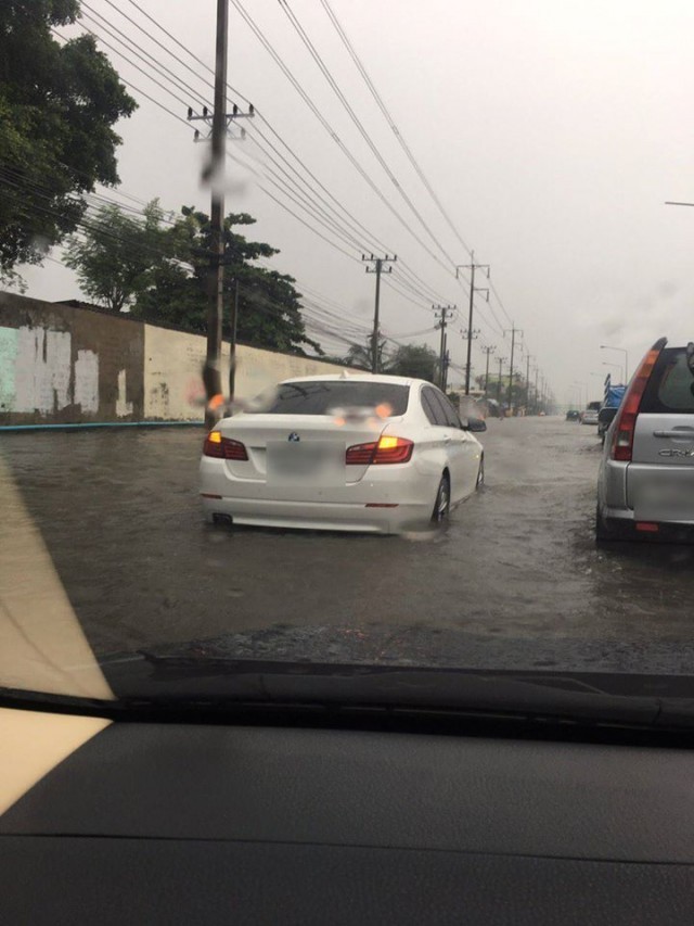 ประเทศไทยยังคงมีฝนตกชุกหนาแน่นกับมีฝนตกหนักถึงหนักมากบางพื้นที่ถึงวันนี้ (30 พ.ค.)