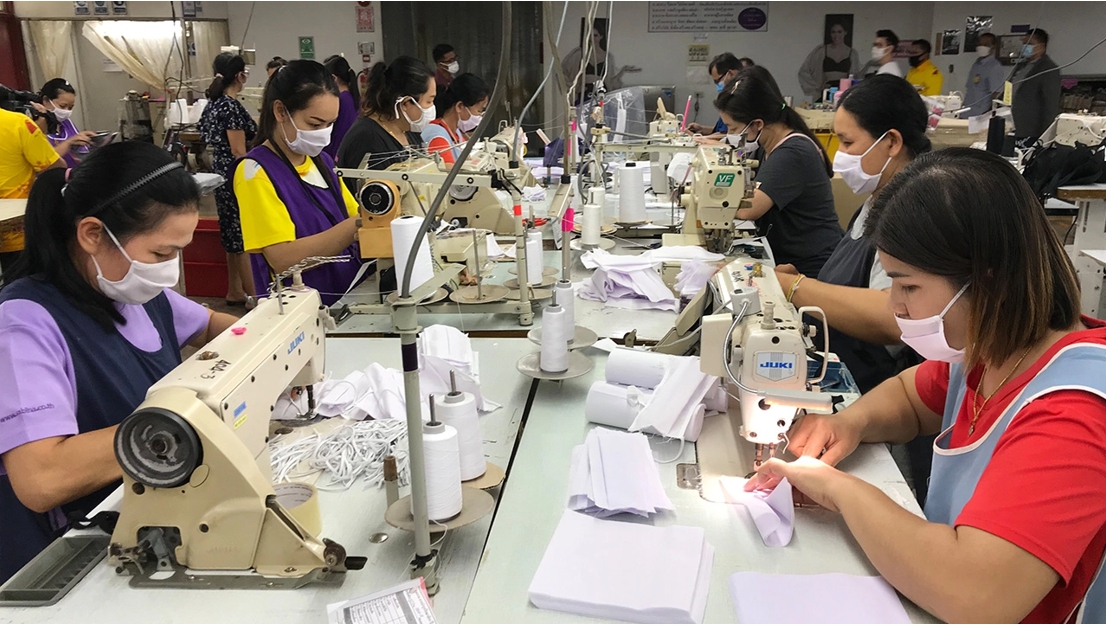 ซาบีน่ายโสธรช่วยคนไทย ผลิตหน้ากากผ้าสู้โรคโควิด-19