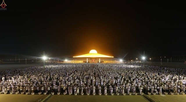 ประมวลภาพพิธีเวียนประทักษิณและปลูกต้นเบญจทรัพย์ เพื่อถวายเป็นพุทธบูชาในวันลอยกระทง