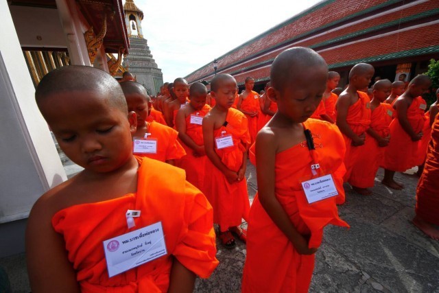 โครงการ "พม. บวชเพื่อพ่อหลวงฯ" คัดน.ร.ประถม-ม.ปลายกว่า 561 รูป จากทุกภาคบวชสามเณรถวายในหลวงร.9