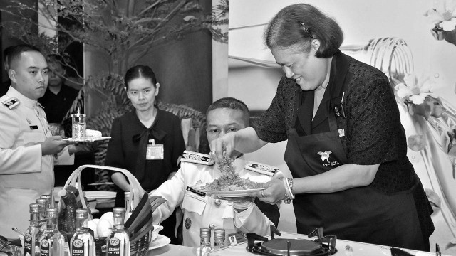 สมเด็จพระเทพฯทรงปรุงอาหาร "ไข่พระอาทิตย์" เมนูพระราชทานในหลวง ร.9