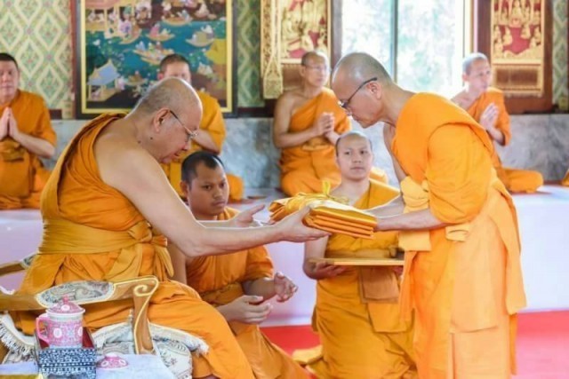 เจ้าคณะจังหวัดปทุมธานี ประธานพิธีมอบตราตั้งและวุฒิบัตร คณะสงฆ์ปทุมธานี