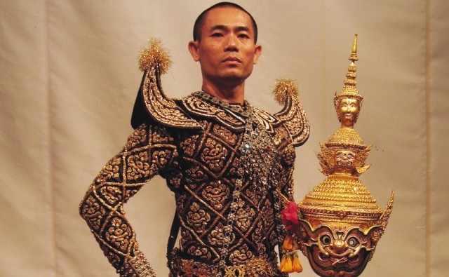 'พิเชษฐ กลั่นชื่น' ศิลปินศิลปาธรปี 2549 พร้อมแสดงโขนเทิดพระเกียรติ ร.9 ตอน 'นารายณ์ปราบนนทก'