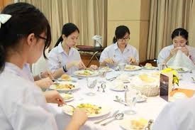 มารยาทในการรับประทานอาหาร