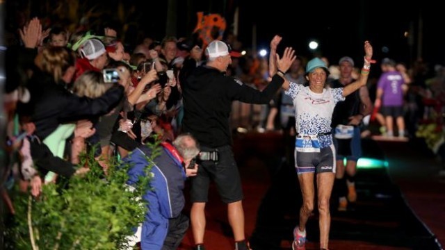 แรงบันดาลใจอย่างยิ่งใหญ่ สาวออสซี่เคยถูกไฟคลอก หวนแข่งไตรกีฬา 226 ก.ม. จนถึงเส้นชัย