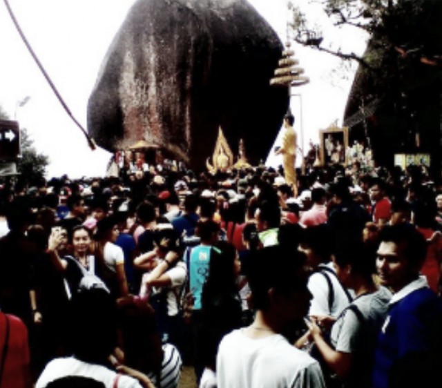เปิดตำนานรอยพระพุทธบาท "เขาคิชฌกูฏ" ด้วยจิตศรัทธาที่แรงกล้า!