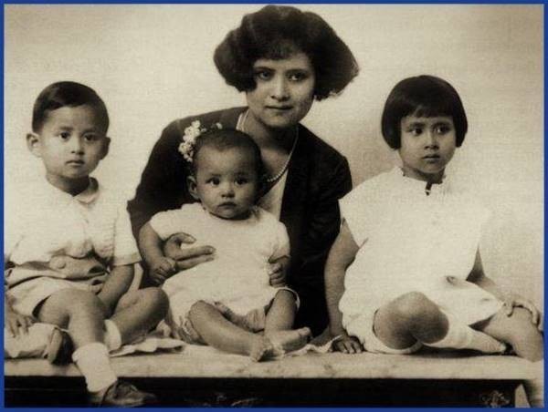 ในหลวง ร. ๙ ทรงตรัสถาม สมเด็จย่า เมื่อต้องถูกฉีดยา "ร้องไห้ได้ไหม"