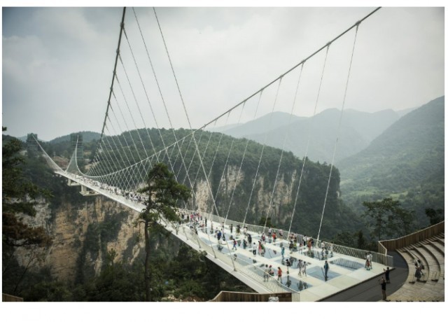 เปิดแล้ว!!จีนเปิดสะพาน"พื้นกระจกใส"ที่สูงและยาวที่สุดในโลก