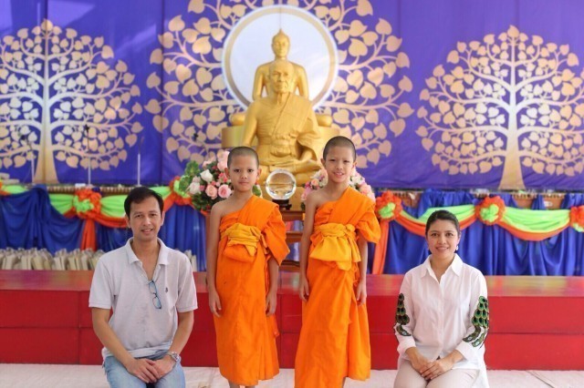 อัศจรรย์! ศิษย์รุ่นจิ๋ว วัดพระธรรมกาย 2 พี่น้องอายุ 6,8 ขวบ นำสวดธัมมจักกัปปวัตตนสูตร ปากเปล่าคล่องปรื๋อ