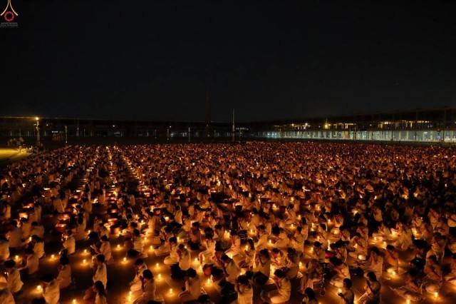 ประมวลภาพพิธีเวียนประทักษิณและปลูกต้นเบญจทรัพย์ เพื่อถวายเป็นพุทธบูชาในวันลอยกระทง