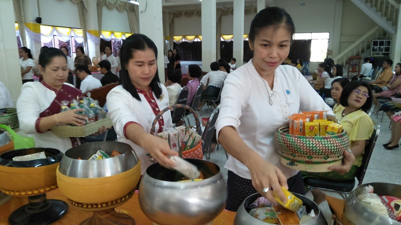 รองพ่อเมือง กาฬสินธุ์ ชวน พุทธศาสนิกชน นุ่งผ้าไทยเข้าวัดในวันธรรมสวนะ