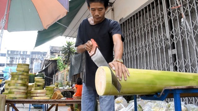 ข่าวสังคม น้ำท่วมกระทบ ! ต้นกล้วย-ใบตอง ปรับราคาขึ้น แต่ยังได้รับความนิยมทำกระทง