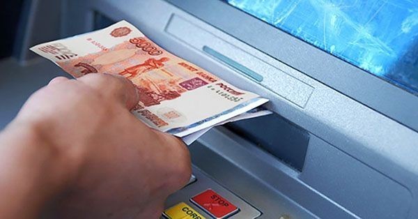 แฮ็คเกอร์ตระเวนสูบเงินจากตู้ ATM ในรัสเซีย แค่ยืนเฉยๆ ตู้ก็คายเงินออกมาให้เอง