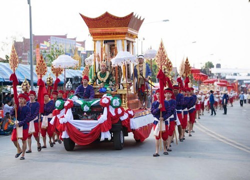 ททท.แพร่ เชิญเที่ยวงานประเพณีไหว้พระธาตุช่อแฮ และขบวน“ถวายความอาลัย พ่อของแผ่นดิน”