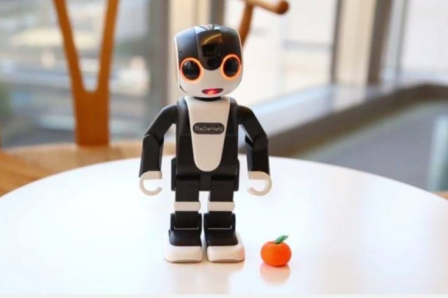 หุ่นยนต์ไกด์จิ๋ว ชาร์ปเตรียมให้เช่า 'Robohon' เพื่อให้ข้อมูลกับนักท่องเที่ยวในญี่ปุ่น