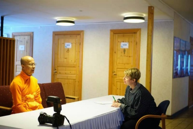 นสพ.เมืองบูโรส Borås Tidning บูโรส ทิดนิ่ง เผยแพร่ภาพและข่าววัดพระธรรมกายบูโรส ประเทศสวีเดน